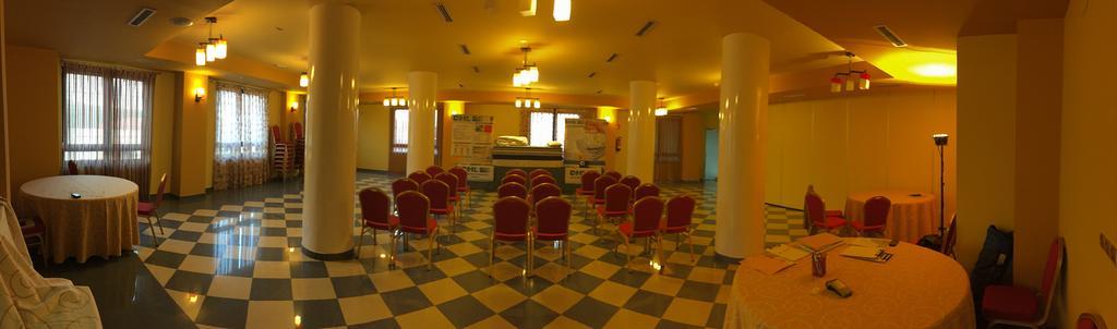 Hostal Tio Pepe II Bembibre  Buitenkant foto