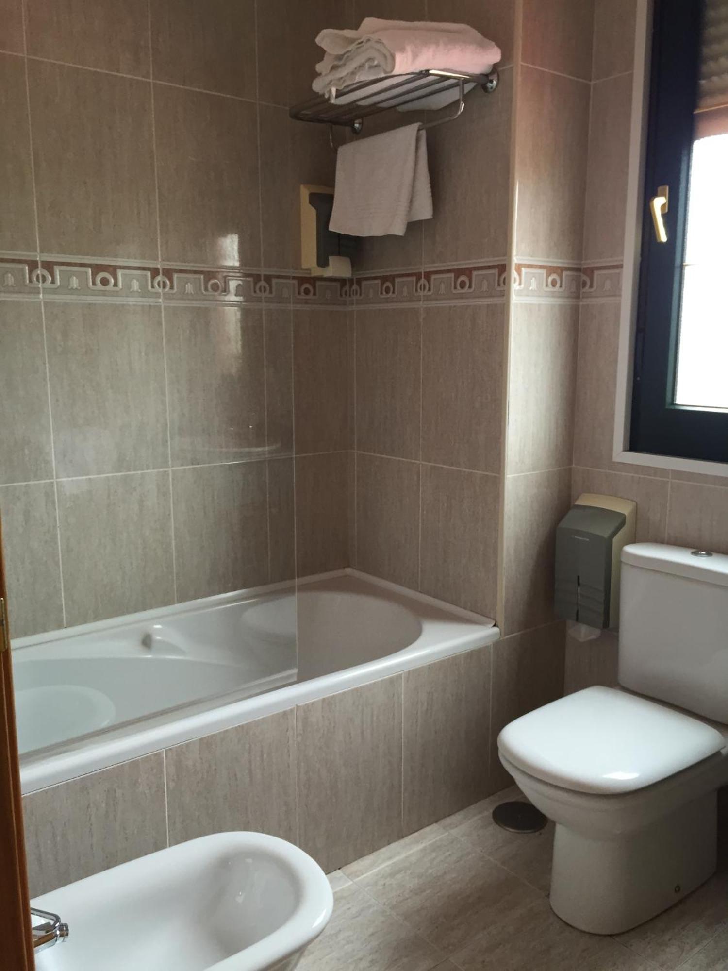 Hostal Tio Pepe II Bembibre  Kamer foto