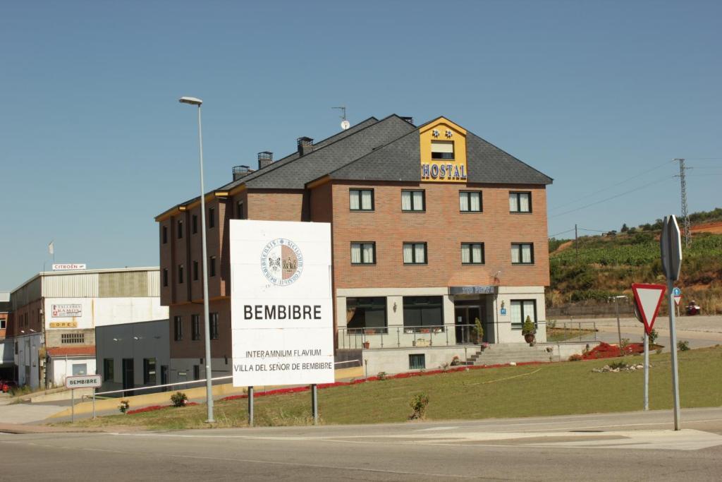 Hostal Tio Pepe II Bembibre  Buitenkant foto