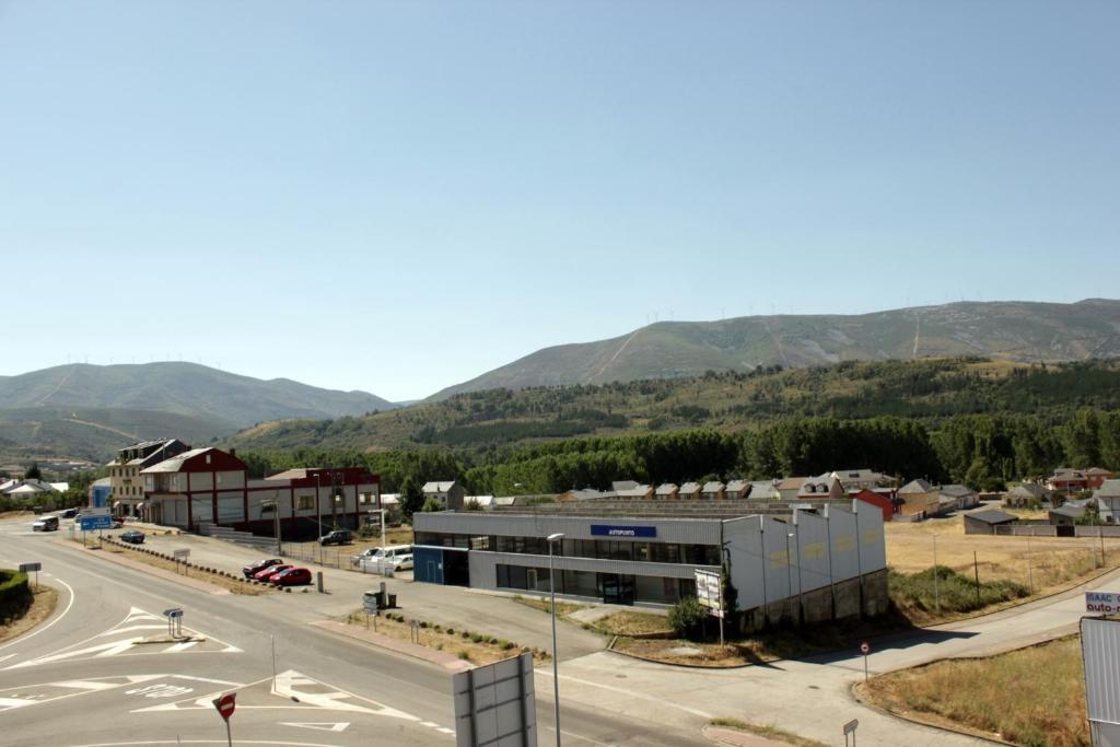 Hostal Tio Pepe II Bembibre  Buitenkant foto