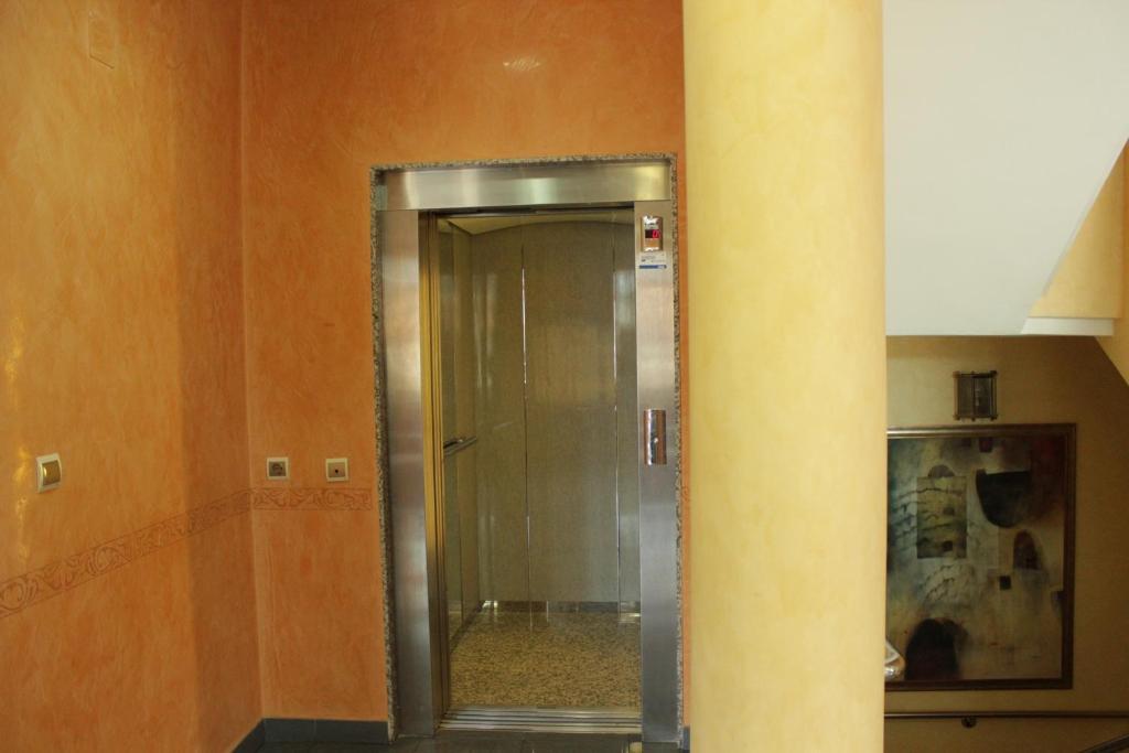 Hostal Tio Pepe II Bembibre  Buitenkant foto
