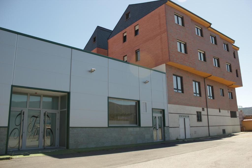 Hostal Tio Pepe II Bembibre  Buitenkant foto