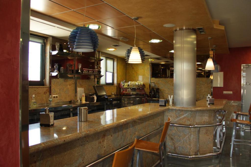 Hostal Tio Pepe II Bembibre  Buitenkant foto