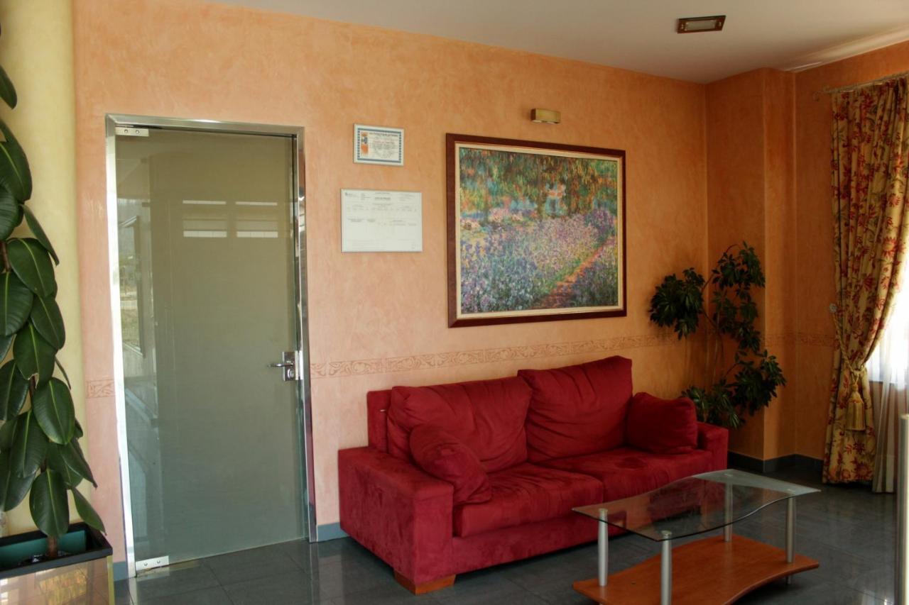 Hostal Tio Pepe II Bembibre  Buitenkant foto